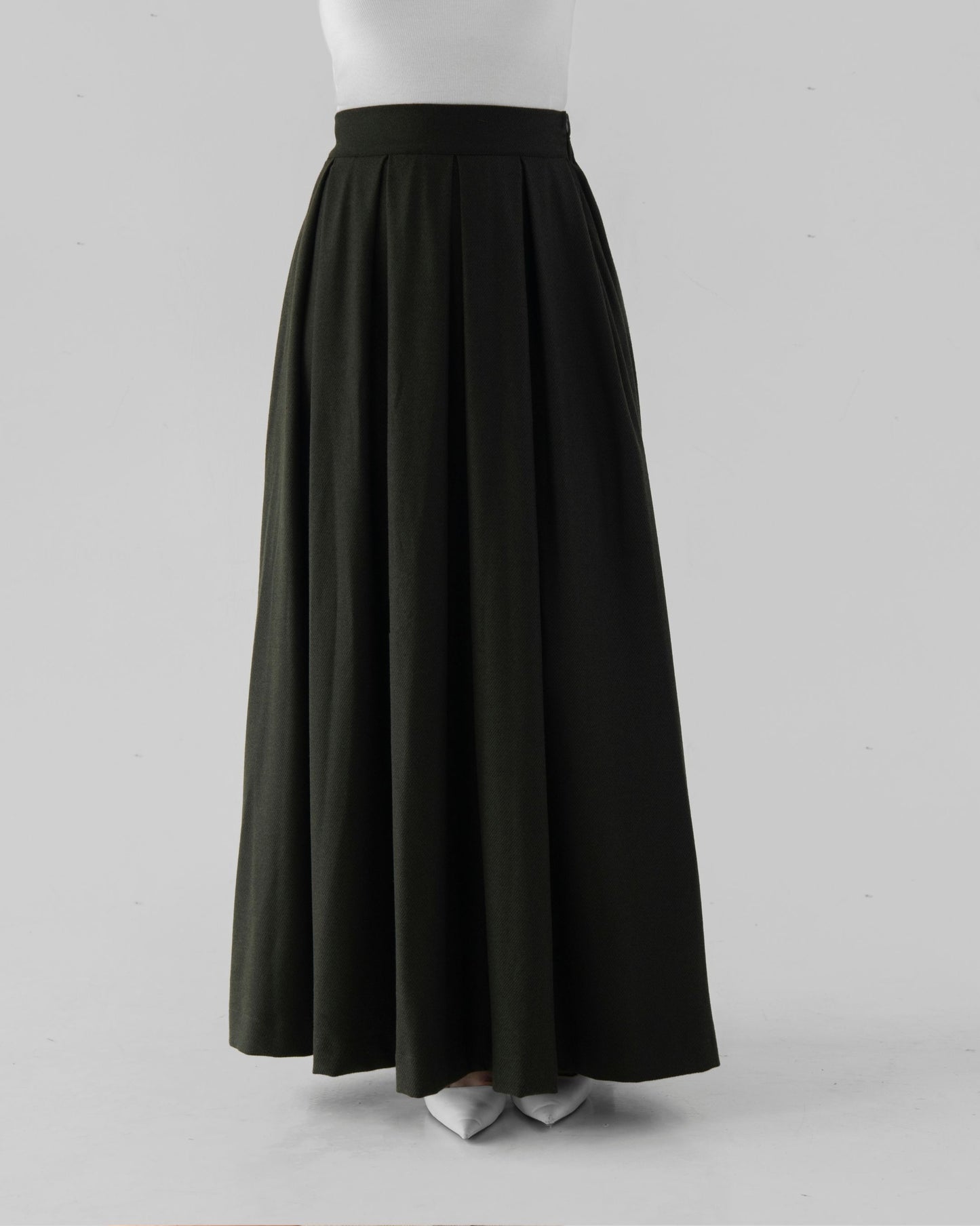 Deep green pleated skirt